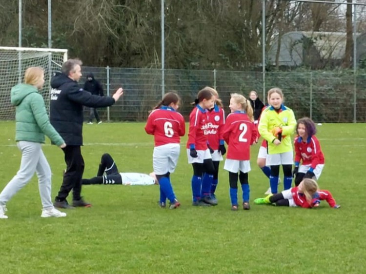 Spannende wedstrijd voor meiden van VVGZ